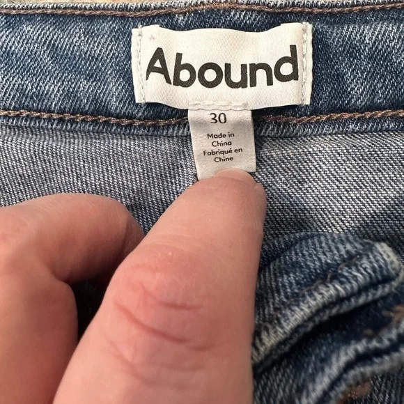 Abound Button Front High Waisted Straight Leg Mom Jeans Size 30 - Picture 3 of 7